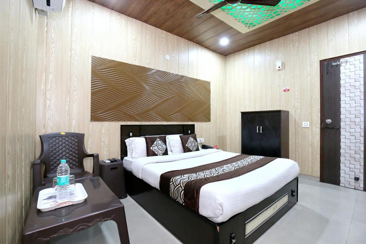 Oyo 8105 Royale Guest House Ludhiana Exterior photo